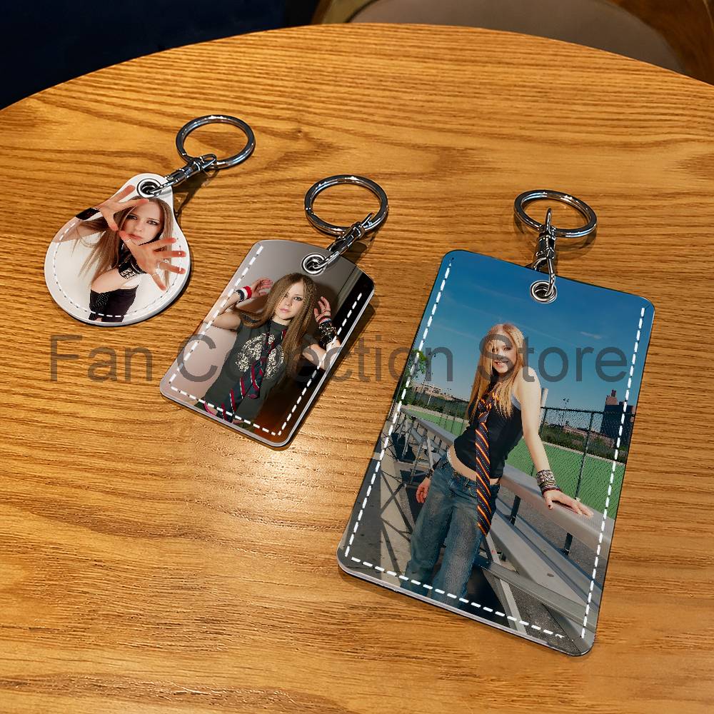 Singer A-Avril Holder Keychain - огляд і ціна Leatherwork Keychain