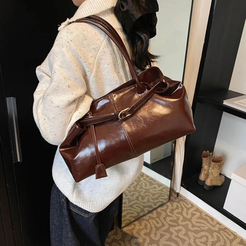 Winter Oil PU Leather Hobo Han - огляд і ціна Leather Workshop